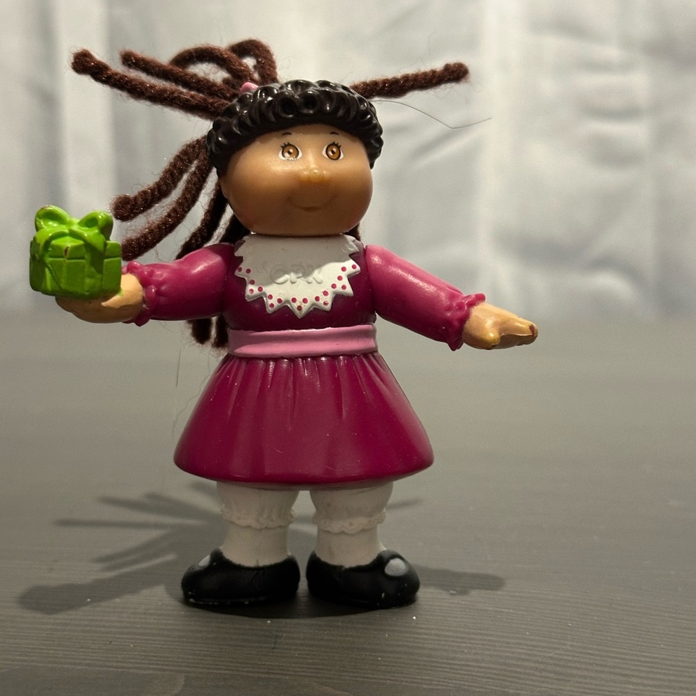 Vintage cabbage patch figure doll with yarn hair